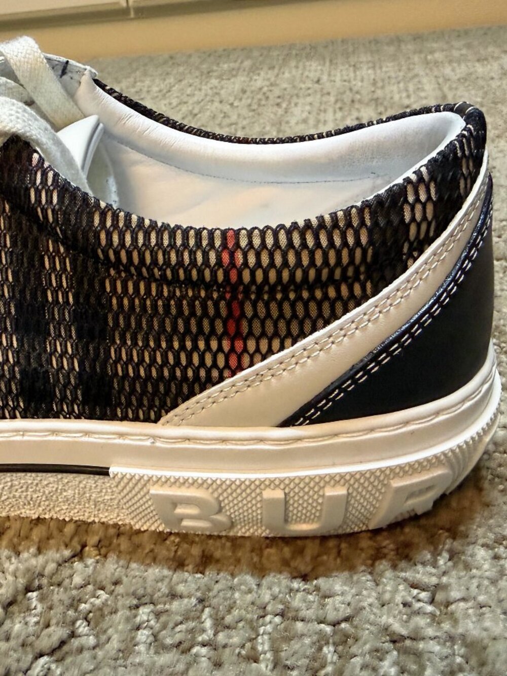 Burberry Low Top Sneaker - Rubber Sole - Size 44 - Picture 3 of 15
